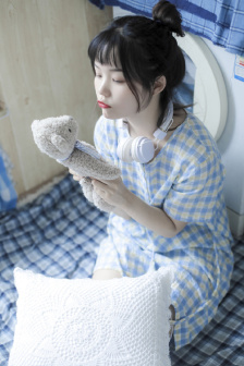 美丽的姑娘播放视频